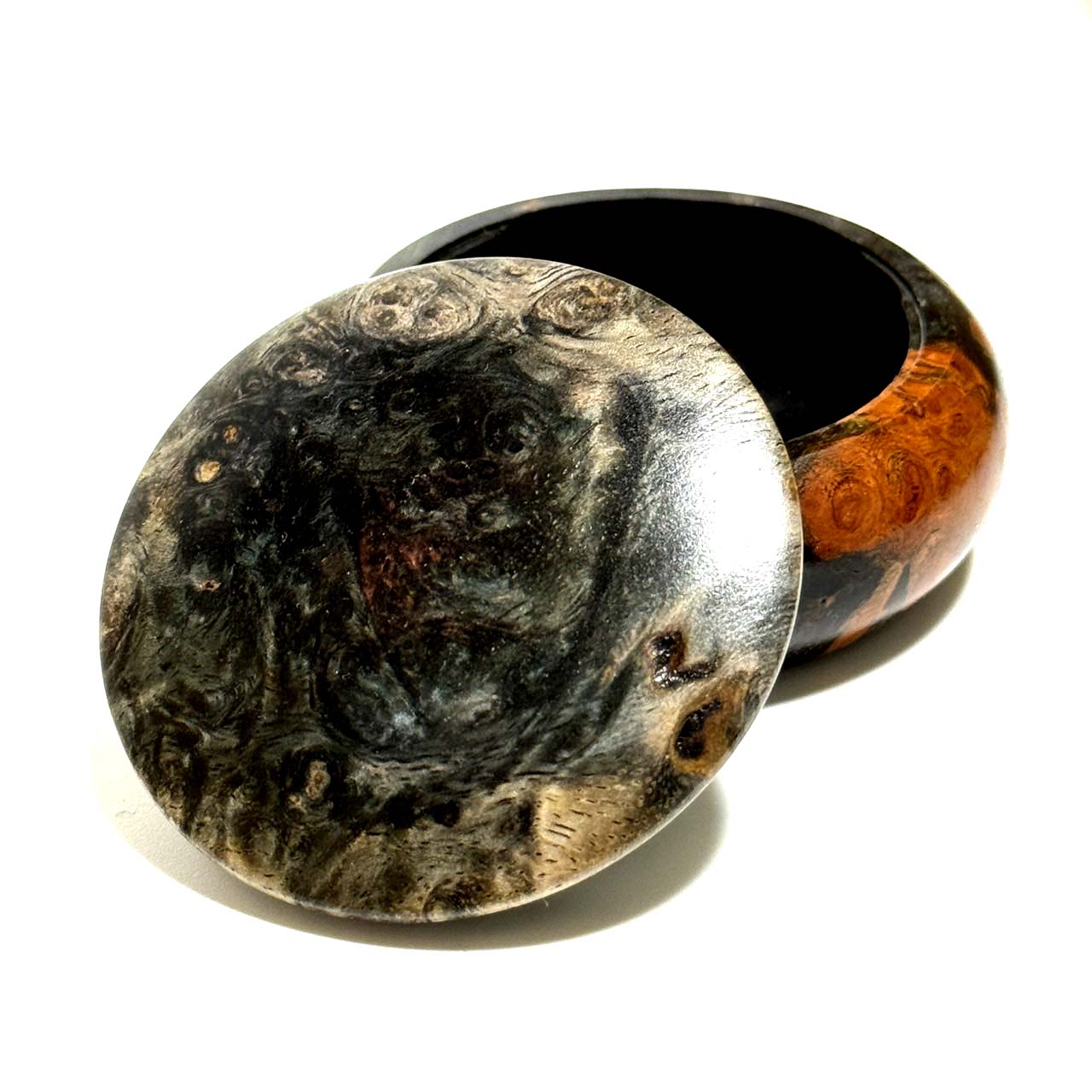 スタビライズド・ウッドの香合（花梨瘤）　墨色　70mm　まんじゅう型　1タッチ式
