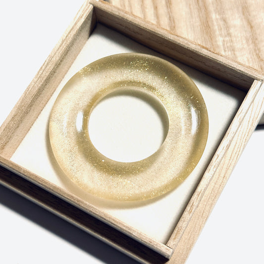 国産高級レジンの環（絡子環）ほんのり金色　1寸8分（54mm ）