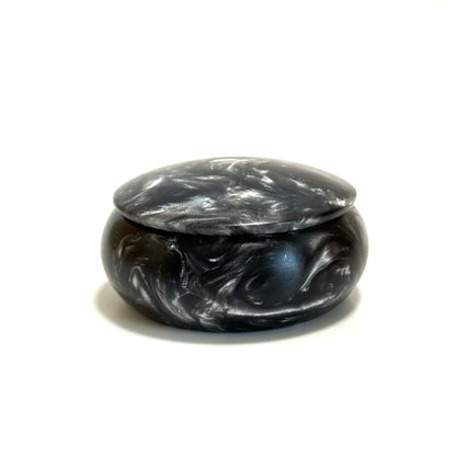 国産高級レジンの香合　銀色　60mm　まんじゅう型　1タッチ式