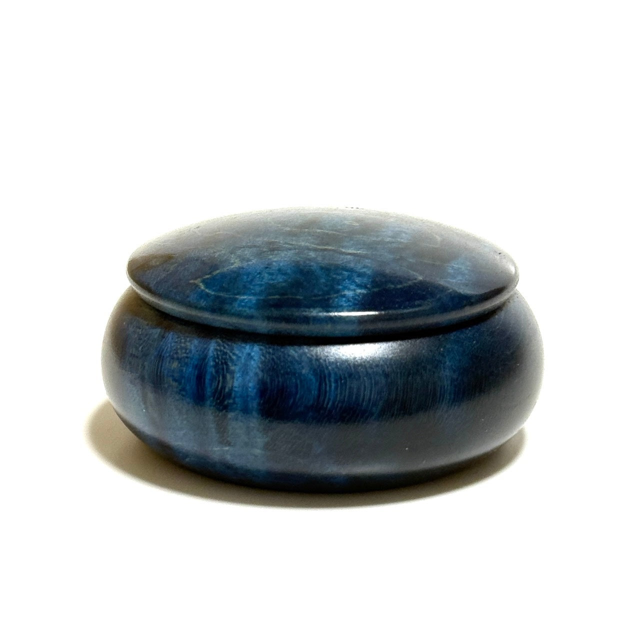 スタビライズド・ウッドの香合（楓虎目杢）　紺碧色　60mm　まんじゅう型　1タッチ式　特上
