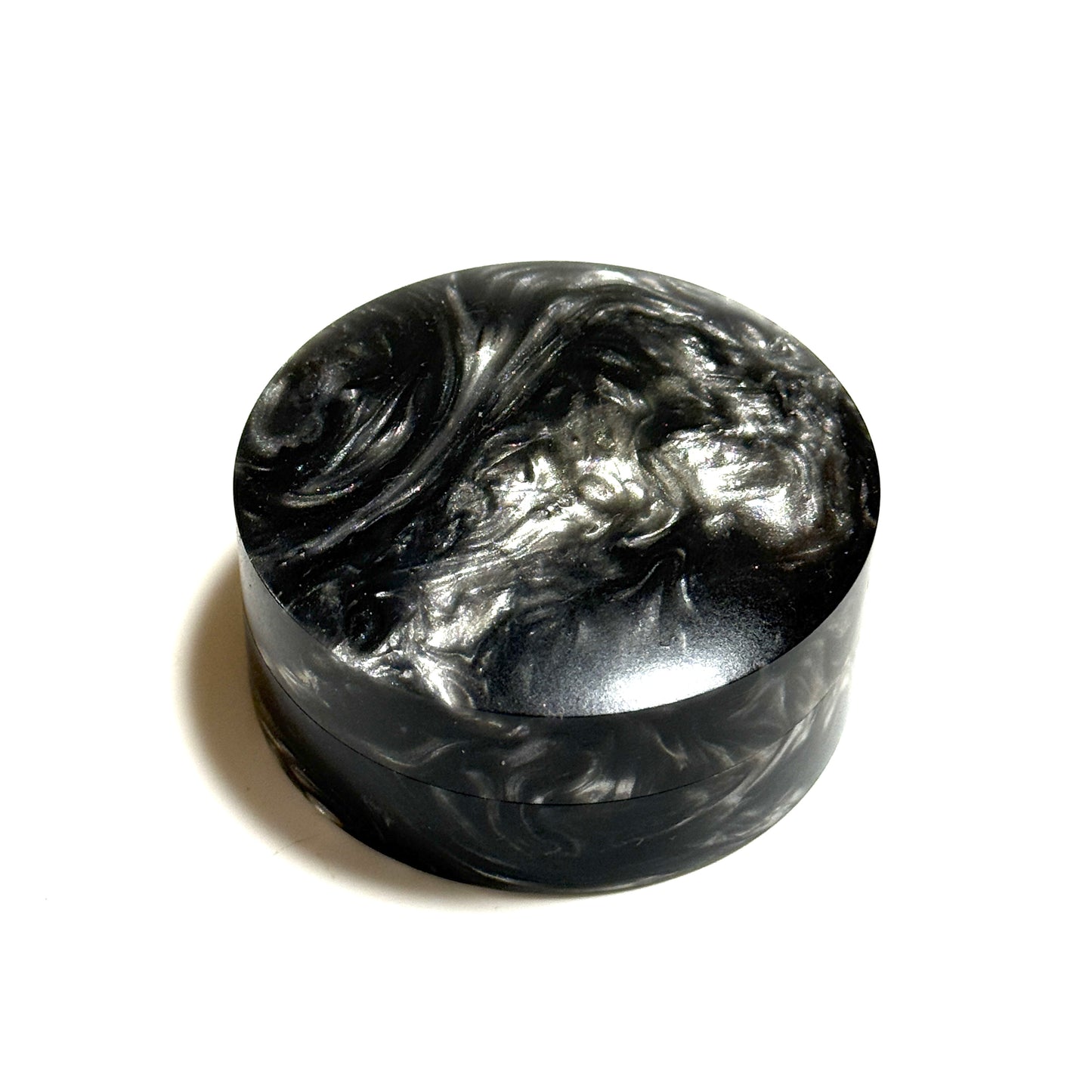 High-quality Japanese resin incense box, silver color, 60mm, straight-sided, one-touch type.