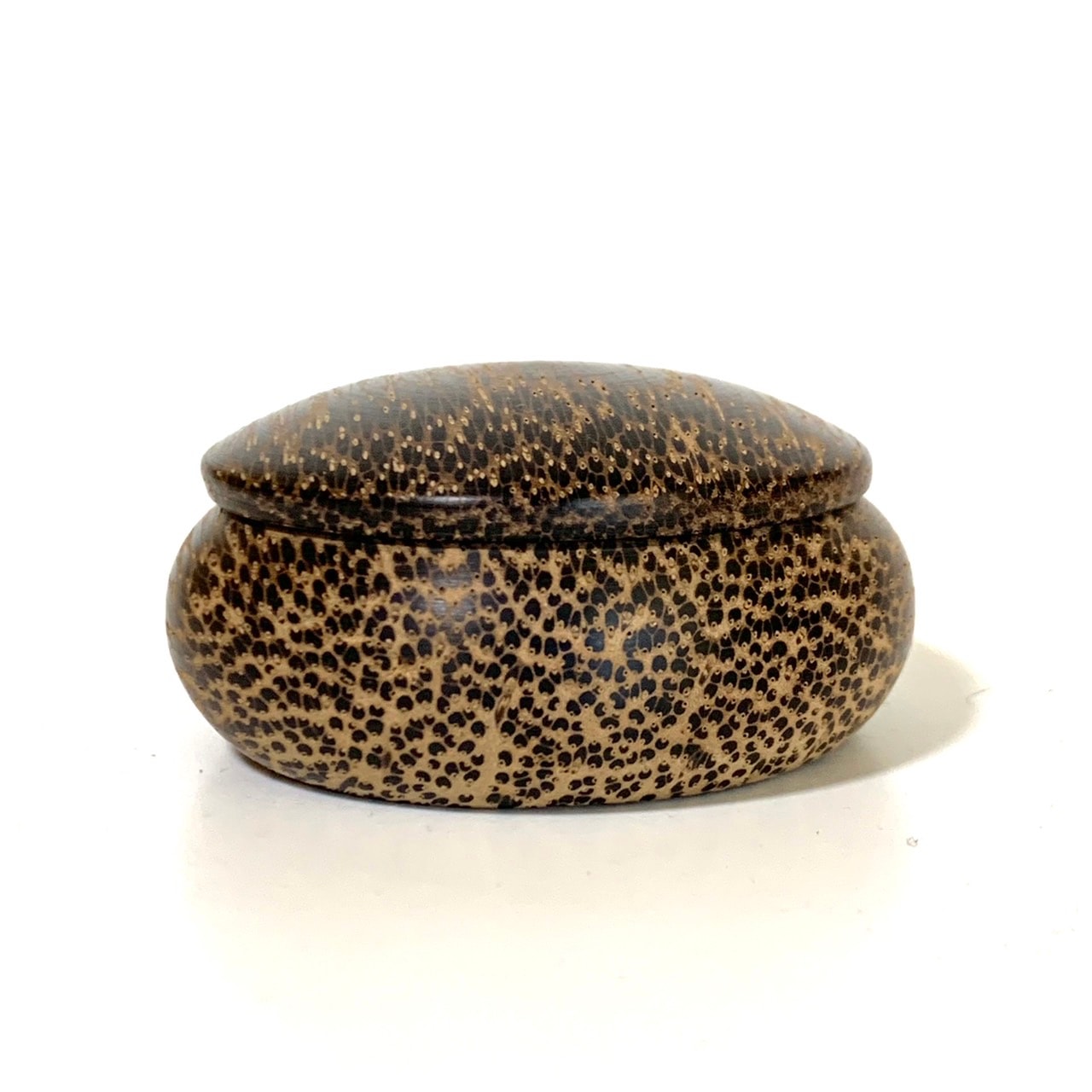 椰子の木（檳榔樹）の香合　60mm　まんじゅう型　1タッチ式