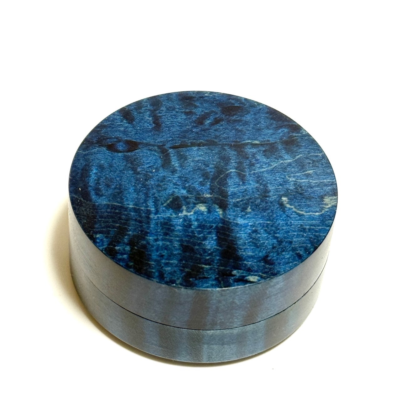 スタビライズド・ウッドの香合（楓虎目杢）　紺碧色　60mm　切立型　1タッチ式　特上