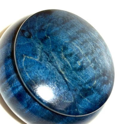 スタビライズド・ウッドの香合（楓虎目杢）　紺碧色　60mm　まんじゅう型　1タッチ式　特上