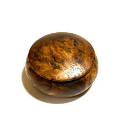 High-quality incense box made of burl wood (Japanese walnut), 60mm in diameter, bun-shaped, one-touch closure.