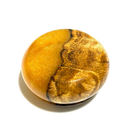 ハイブリッド・ウッドの香合（花梨瘤）　黄金色　70mm　まんじゅう型　1タッチ式