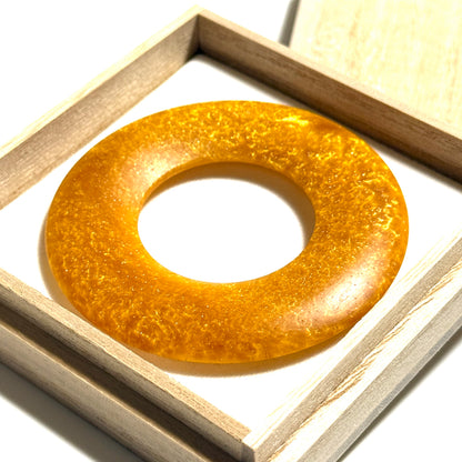 国産高級レジンの環（絡子環）金色　70mm