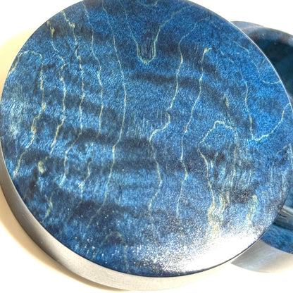 スタビライズド・ウッドの香合（楓虎目杢）　紺碧色　60mm　切立型　1タッチ式　特上