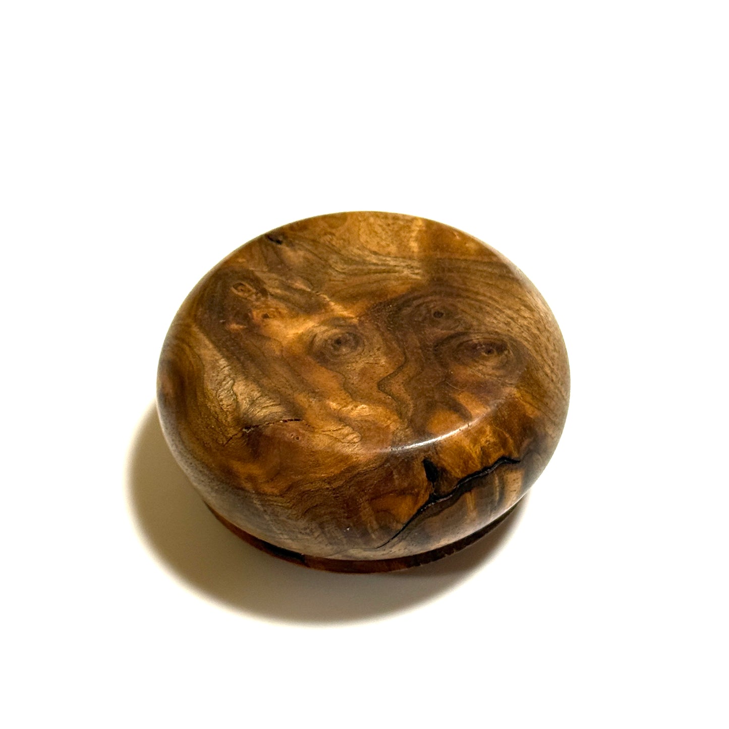 High-quality incense box made of burl wood (Japanese walnut), 60mm in diameter, bun-shaped, one-touch closure.