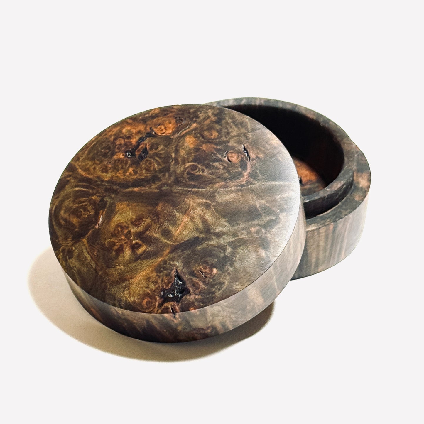 スタビライズド・ウッドの香合（楓瘤）墨色　55mm　切立型　1タッチ式