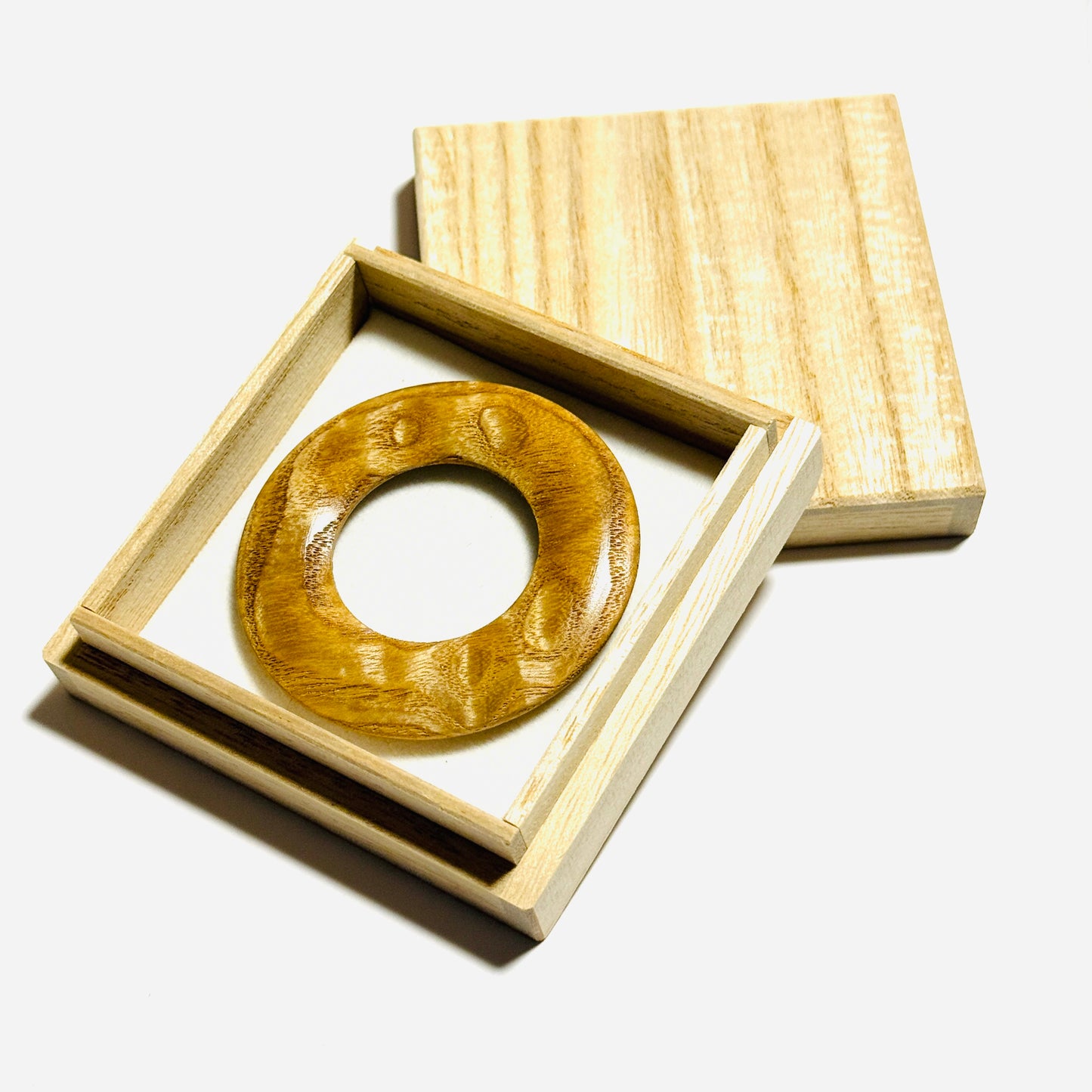 塩地玉杢の環（絡子環）1寸8分（54mm ）