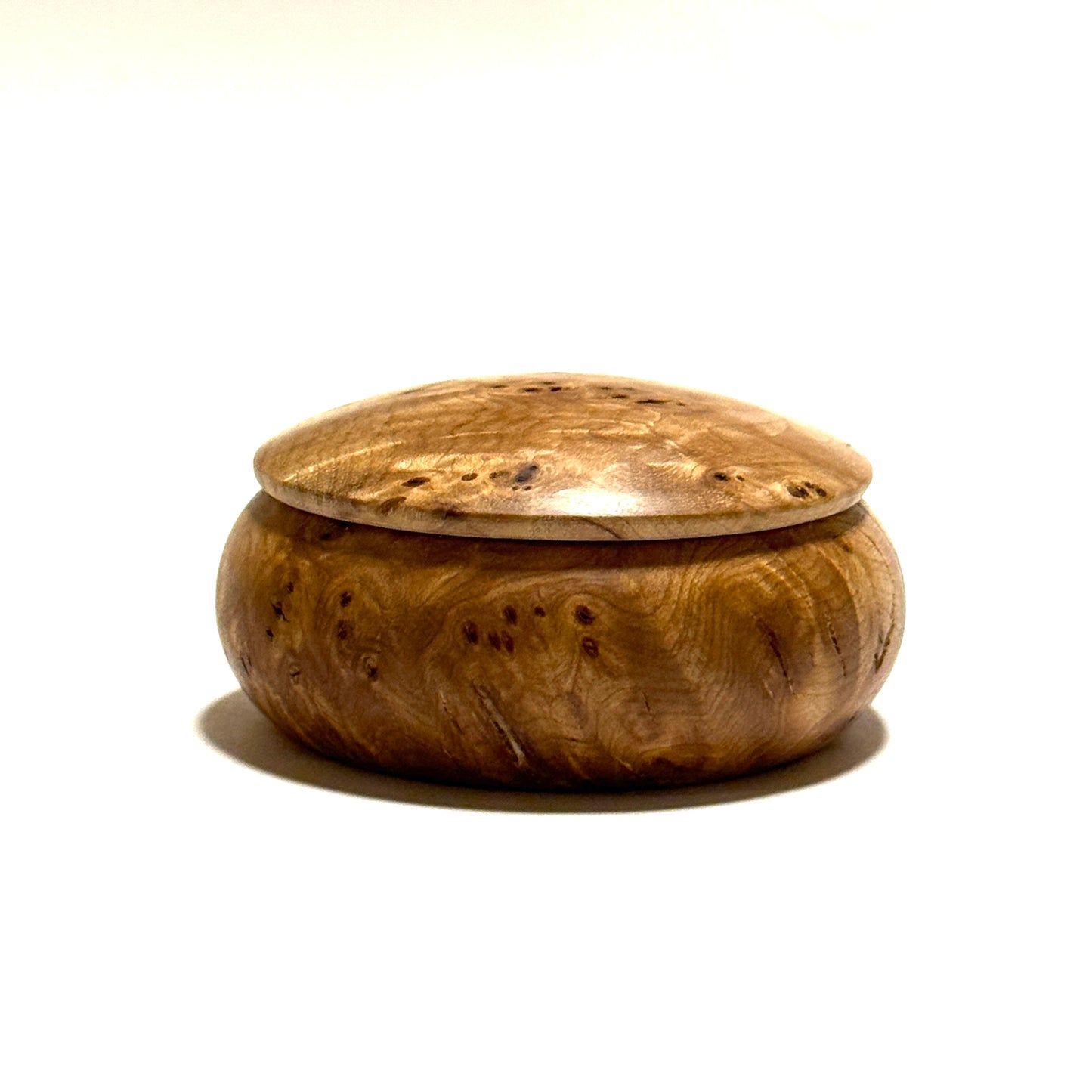 Mizume cherry burl incense box, 60mm, bun-shaped, one-touch closure, top quality.