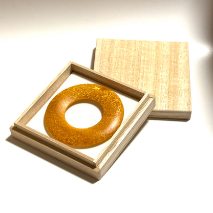 国産高級レジンの環（絡子環）金色　70mm