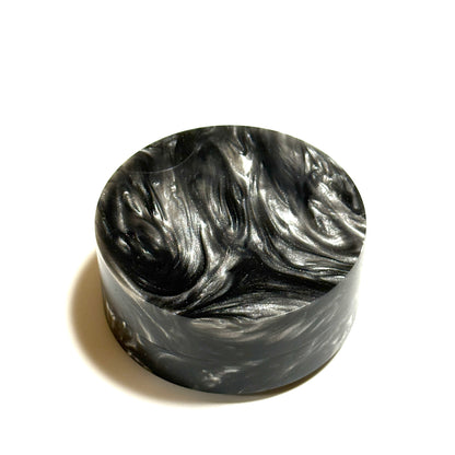 High-quality Japanese resin incense box, silver color, 60mm, straight-sided, one-touch type.