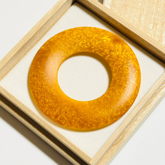 国産高級レジンの環（絡子環）金色　70mm