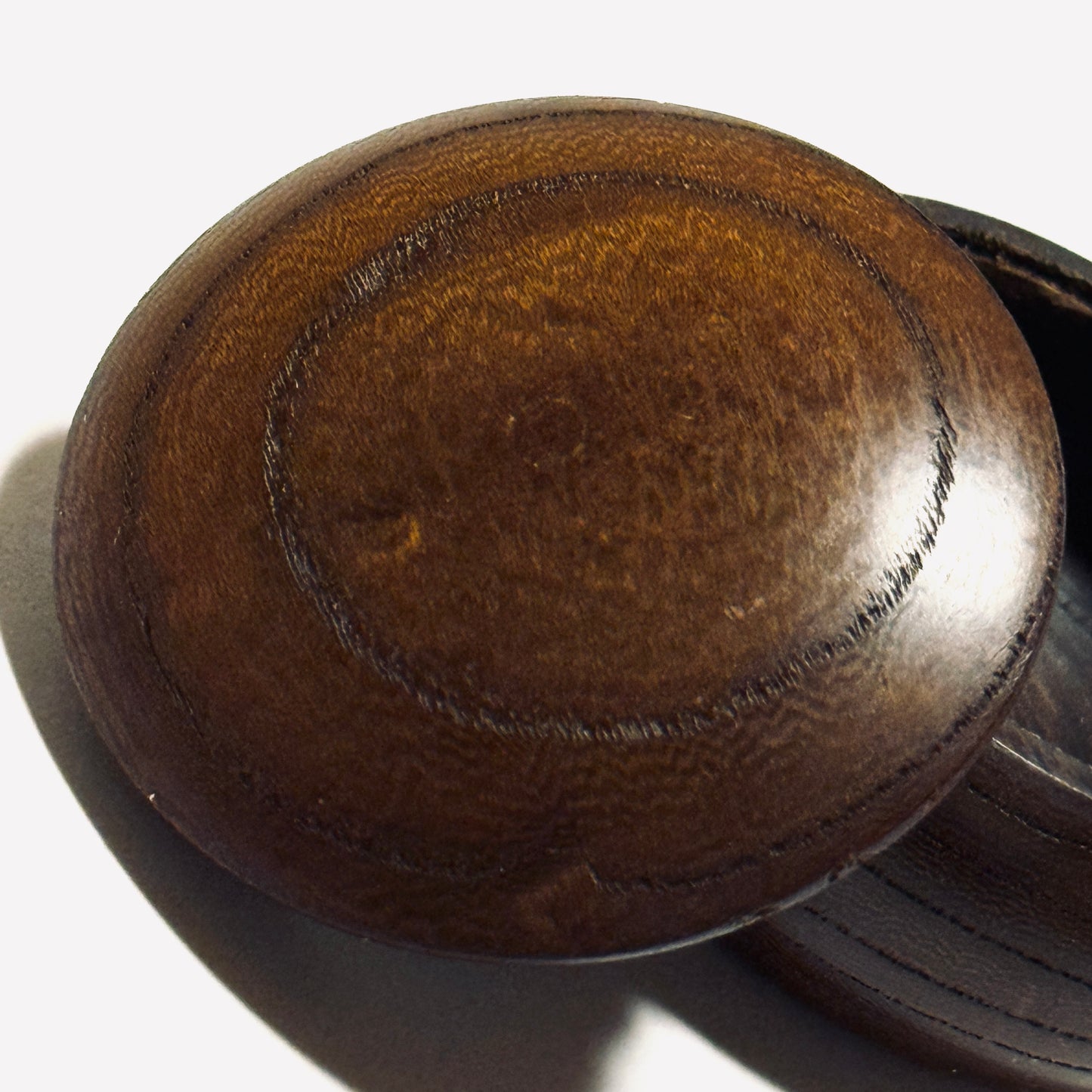 Ancient Zelkova wood incense box (oil finish), 60mm, bun shape, one-touch opening.
