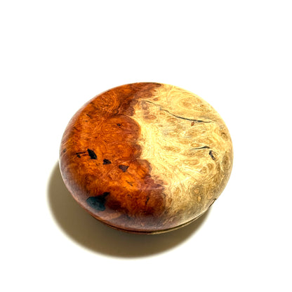 Incense box made of quince burl wood with red and white grain, 70mm, bun-shaped, one-touch opening.