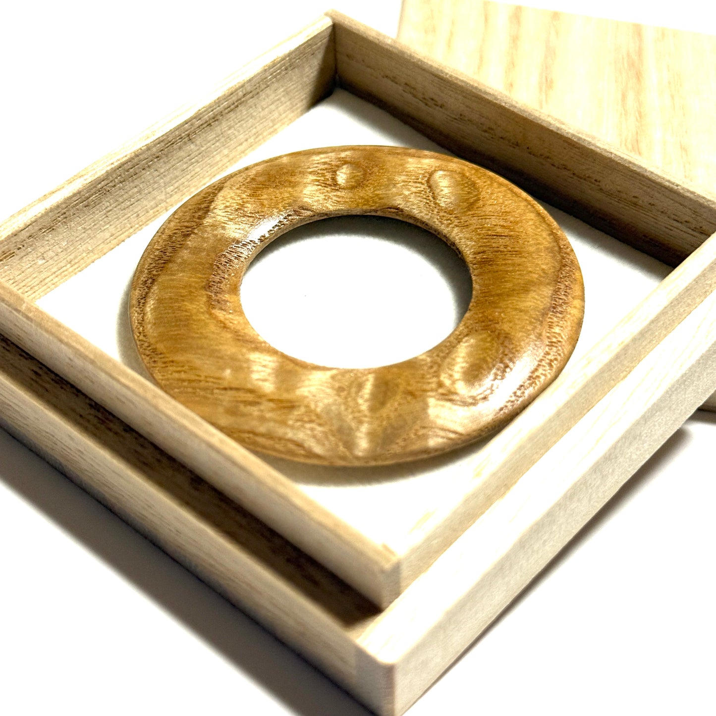 塩地玉杢の環（絡子環）1寸8分（54mm ）