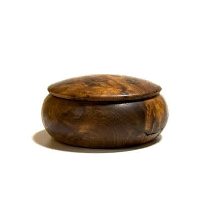 High-quality incense box made of burl wood (Japanese walnut), 60mm in diameter, bun-shaped, one-touch closure.