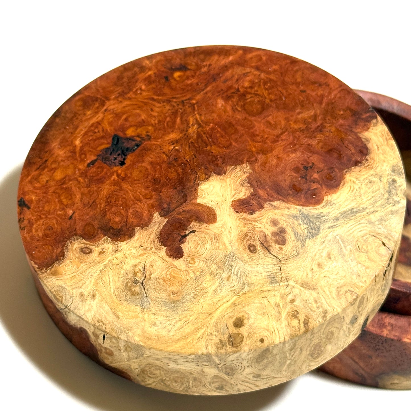 Karin burl incense box, 70mm, straight-sided, one-touch type, top quality.