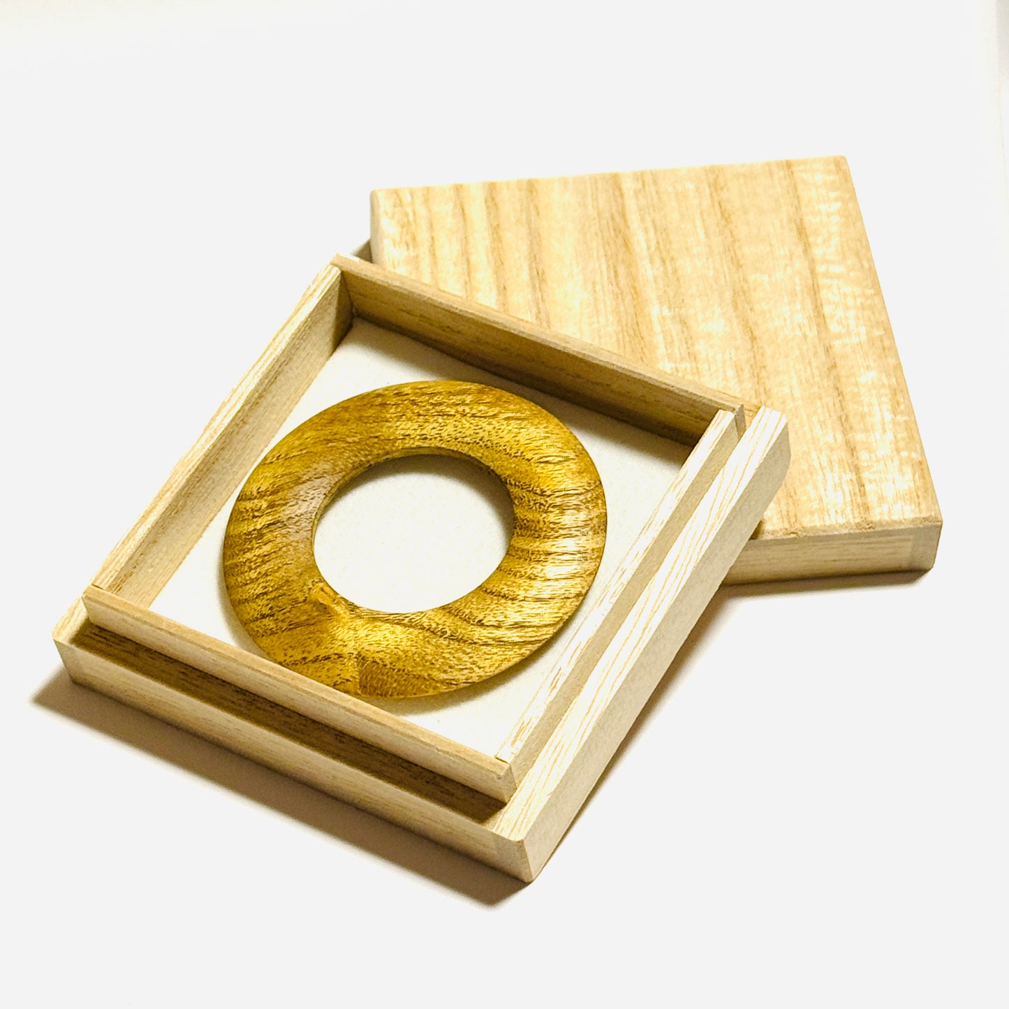御蔵島 島桑の環（絡子環）金桑　1寸8分（54mm ）