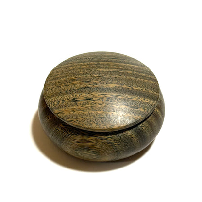 Green sandalwood incense box, 60mm, bun-shaped, one-touch opening.