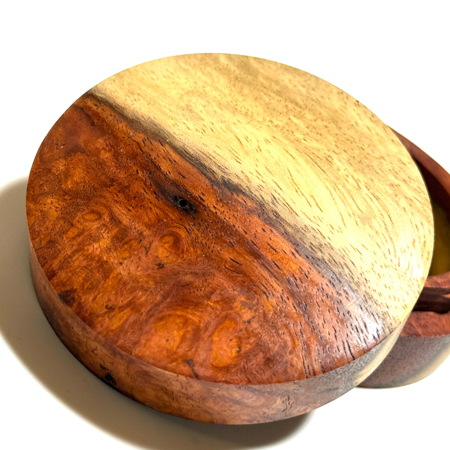 Karin burl incense box, 70mm, straight-sided, one-touch type, top quality.