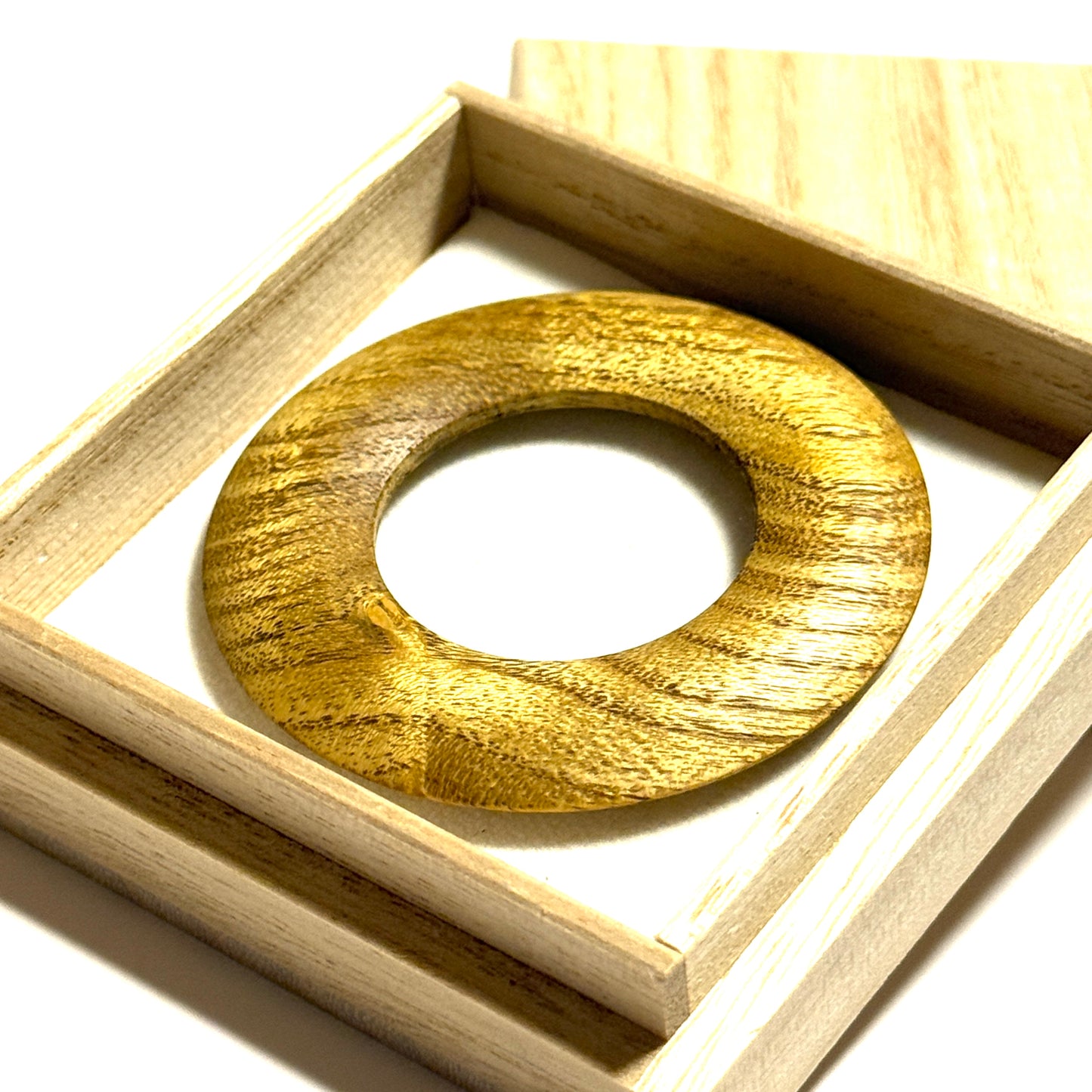 御蔵島 島桑の環（絡子環）金桑　1寸8分（54mm ）