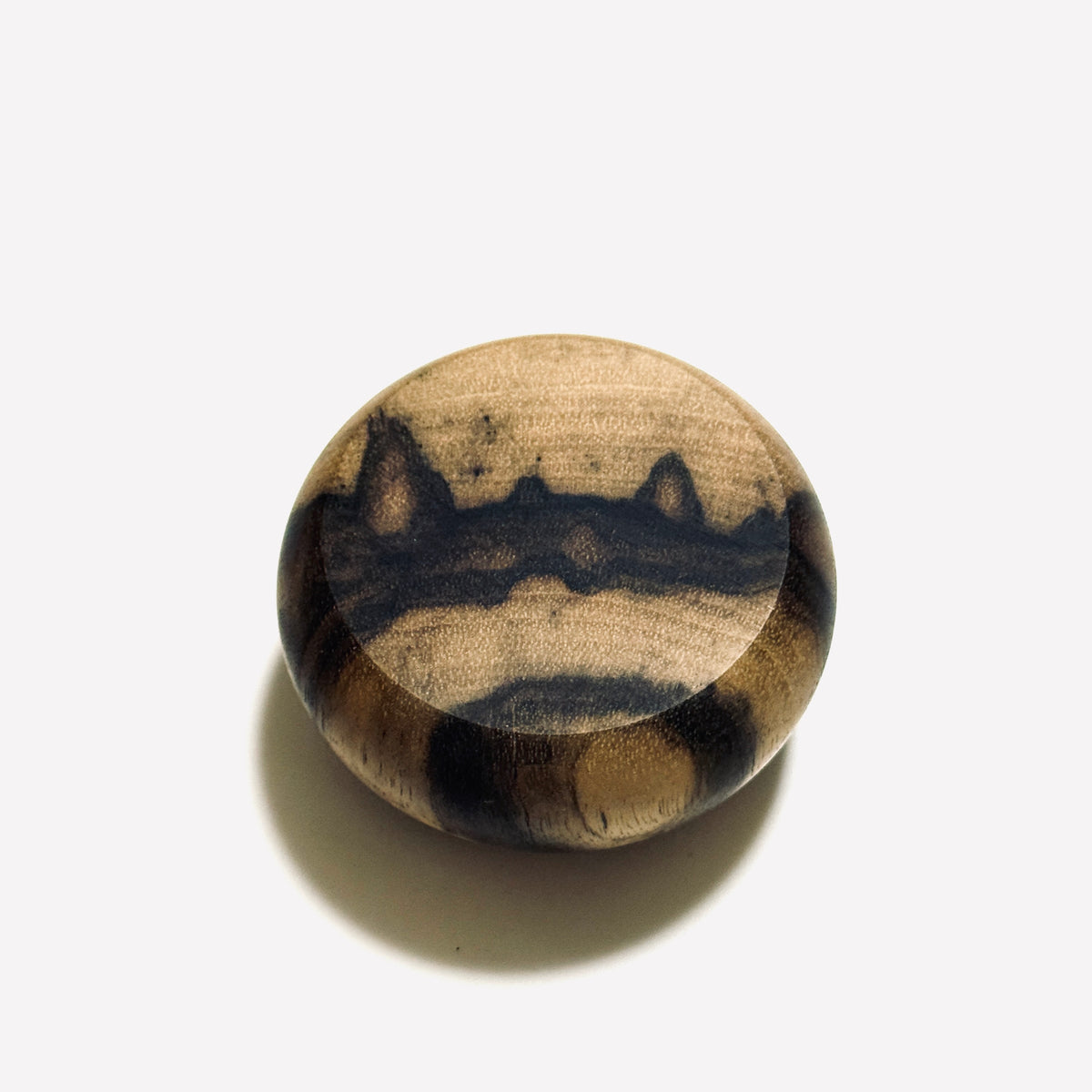 黒柿の香合「縦木取り」孔雀杢　60mm　まんじゅう型　1タッチ式　極上