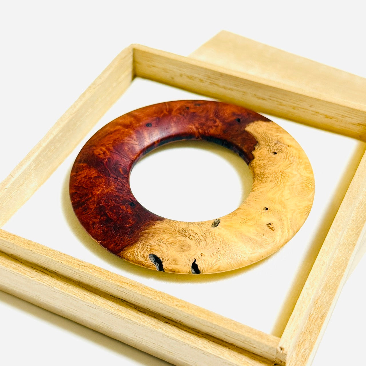 花梨瘤紅白杢の環　68mm