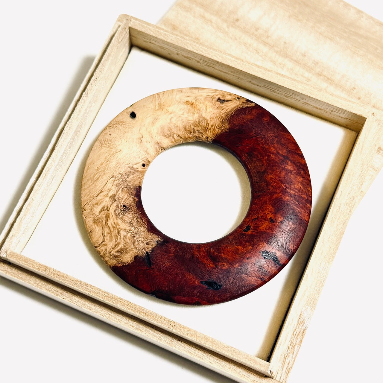 花梨瘤紅白杢の環　70mm