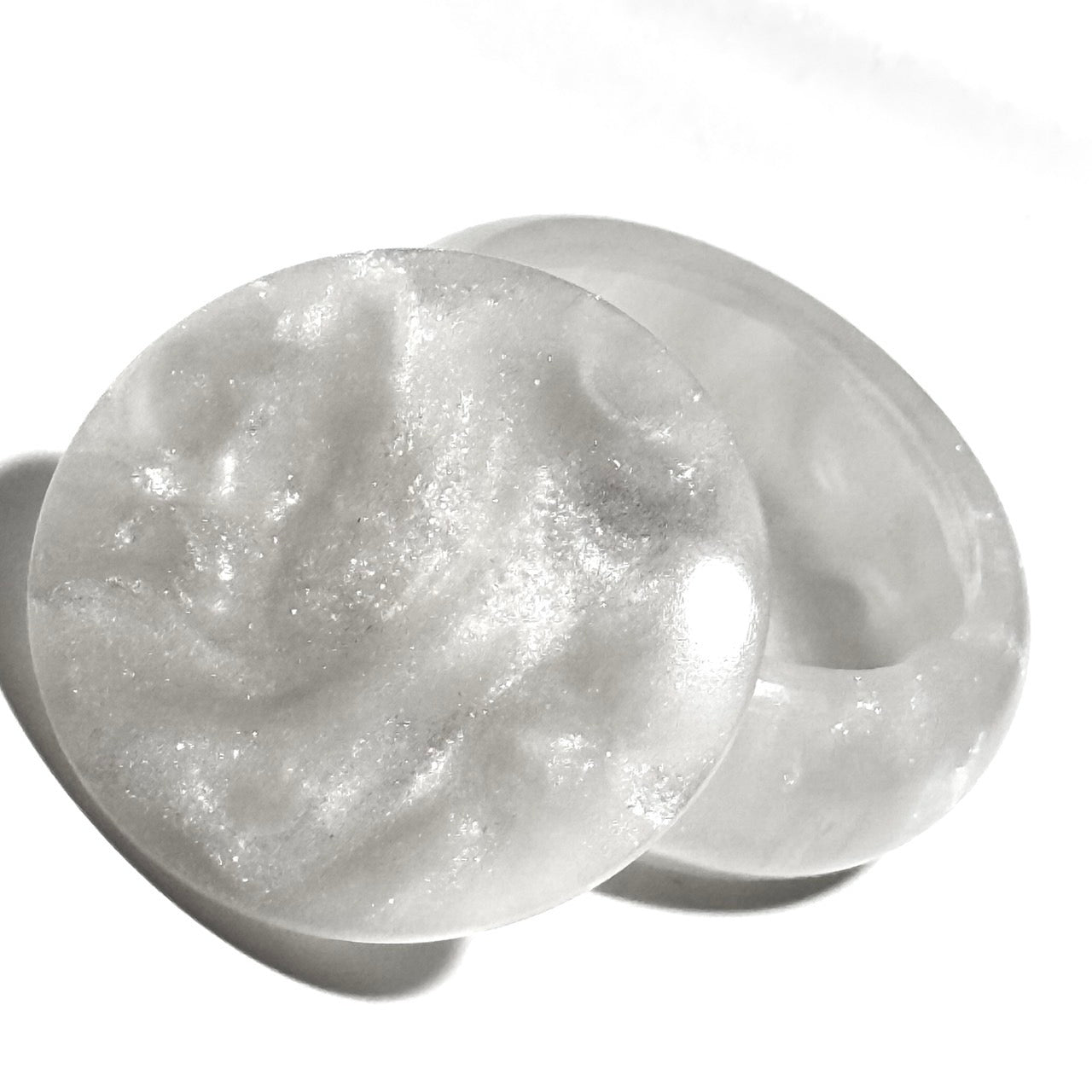 作品名「白雲」　国産高級レジンの香合　パールホワイト色　70mm　まんじゅう型　1タッチ式