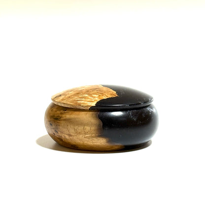 ハイブリッド・ウッドの香合（胡桃瘤）　墨色　70mm　まんじゅう型　1タッチ式